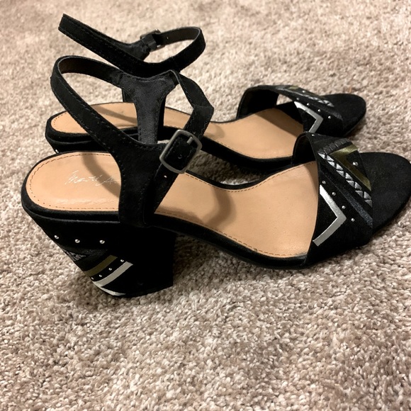 Black patterned heels - Picture 4 of 4